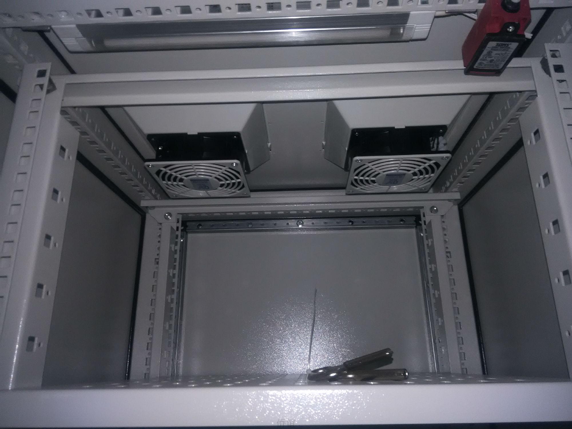 仿威圖網(wǎng)絡(luò)柜操作臺應(yīng)用指南與設(shè)計要點(diǎn)